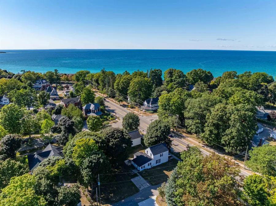 204 Petoskey, Charlevoix, MI 49720 - #2
