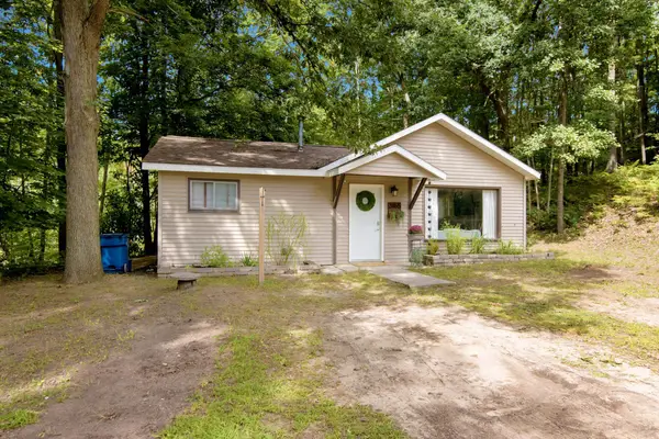 2465 Chandler RD, TraverseCity, MI 49696
