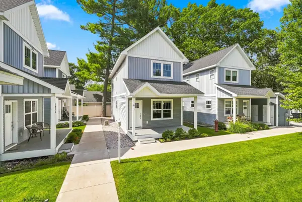 1011 E Front ST, TraverseCity, MI 49686