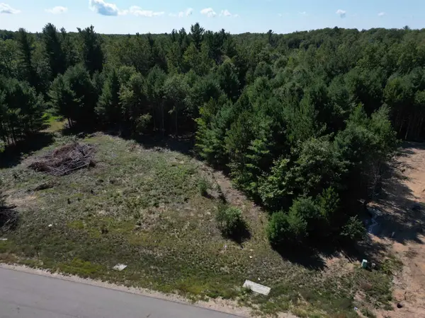 6459 Jeffrey PL, Grawn, MI 49637