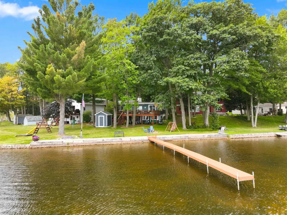 281 W Lake DR, Cadillac, MI 49601 - #1