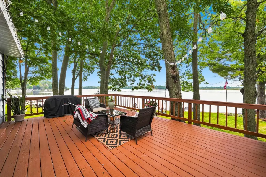 281 W Lake DR, Cadillac, MI 49601 - #3