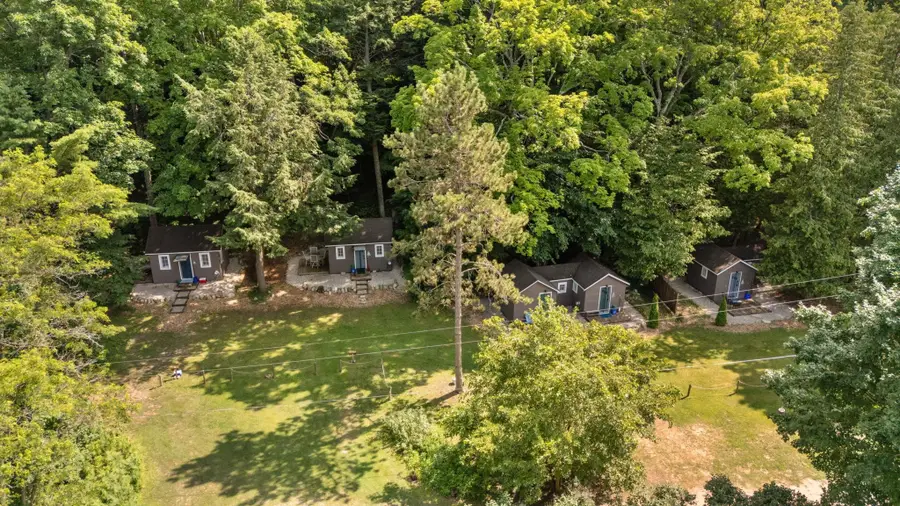 917 S Bayshore DR, Elk Rapids, MI 49629 - #2
