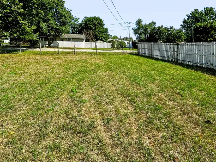 616 Cour ST, Clare, MI 48617 - #3