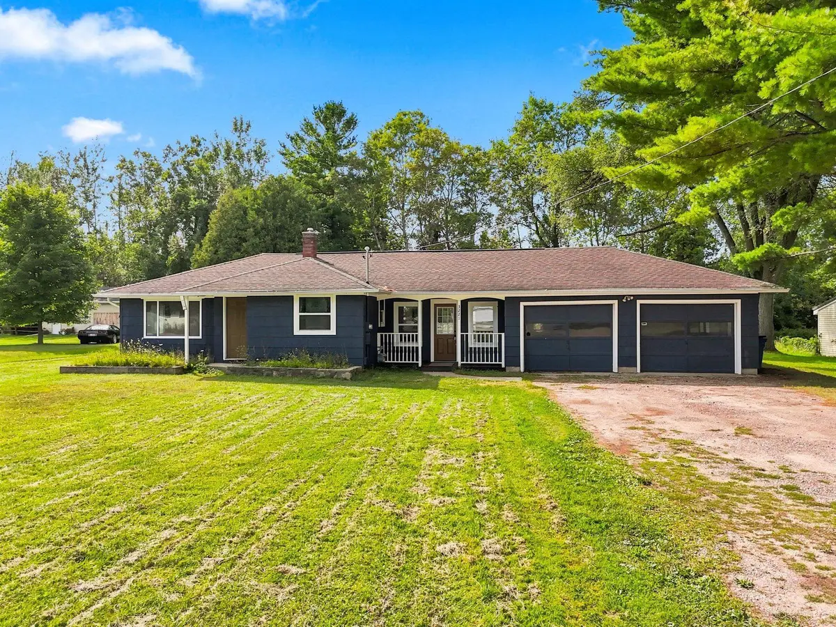 3221 N Four Mile RD, East Bay, MI 49686 - #1