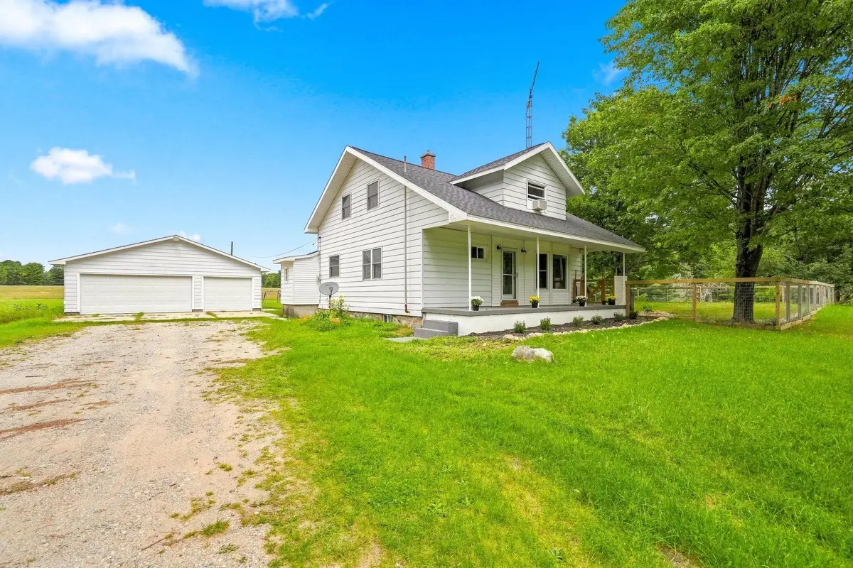 3433 E 46 RD, Cadillac, MI 49601 - #1