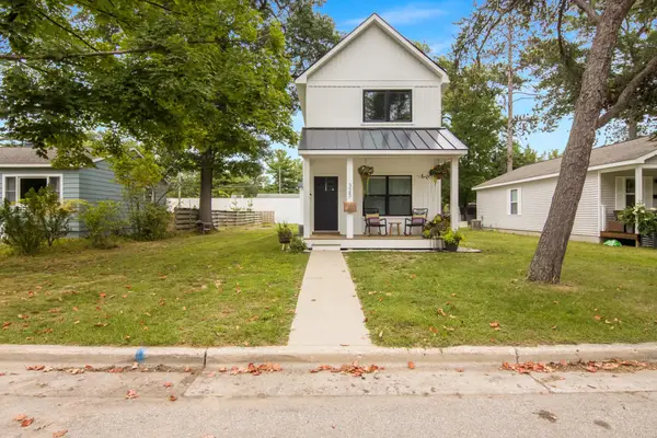 325 Hamilton ST, TraverseCity, MI 49686