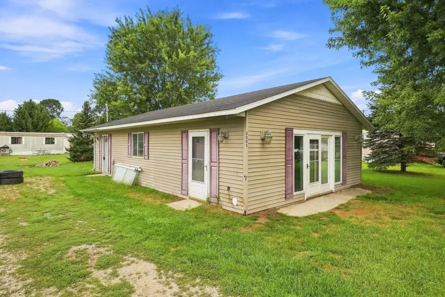 3305 N 3 1/2 RD, Mesick, MI 49668 - #3