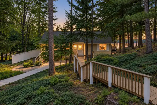 687 Arbutus, TraverseCity, MI 49696
