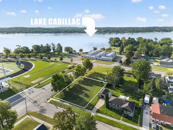 605 Walnut ST, Cadillac, MI 49601