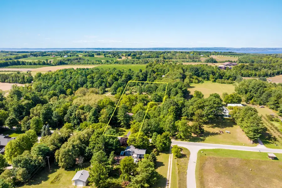 18529 Mission, Peninsula, MI 49686 - #2