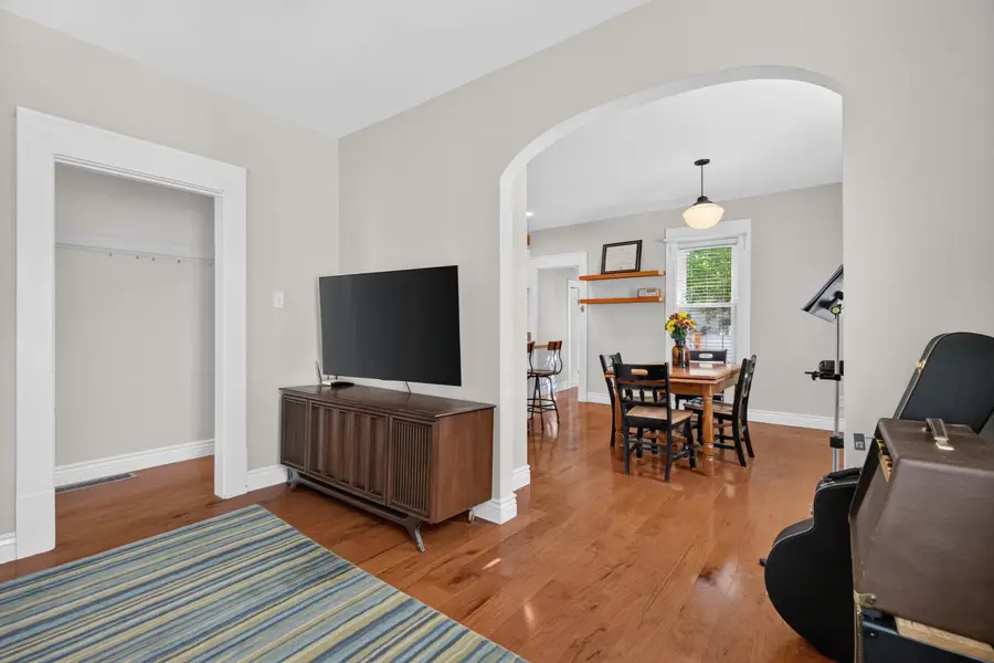 210 E Twelfth ST, Traverse City, MI 49684 - #3