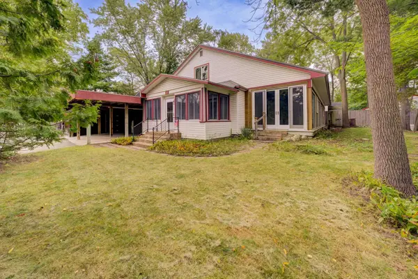 125 S Cedar ST, TraverseCity, MI 49684