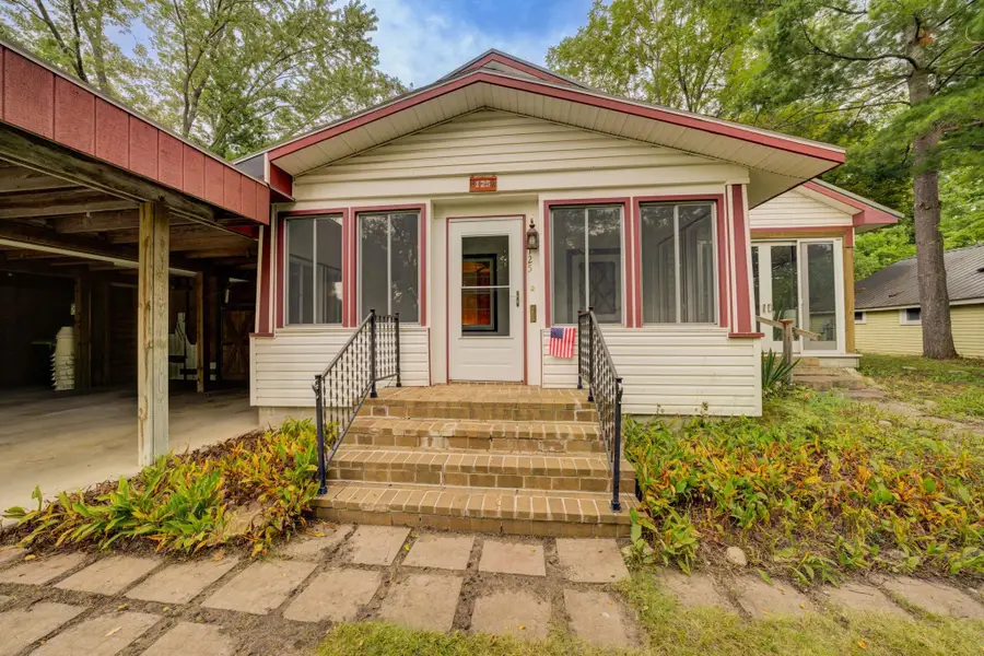 125 S Cedar ST, Traverse City, MI 49684 - #3