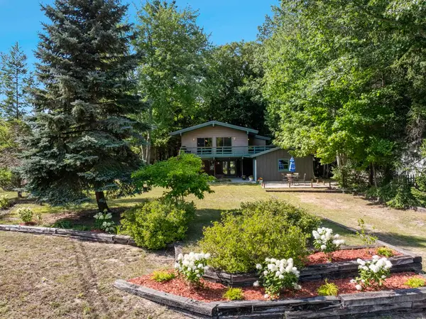13631 N Forest Beach, Northport, MI 49670