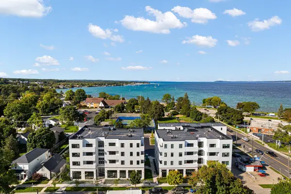 714 #308 Randolph, TraverseCity, MI 49684