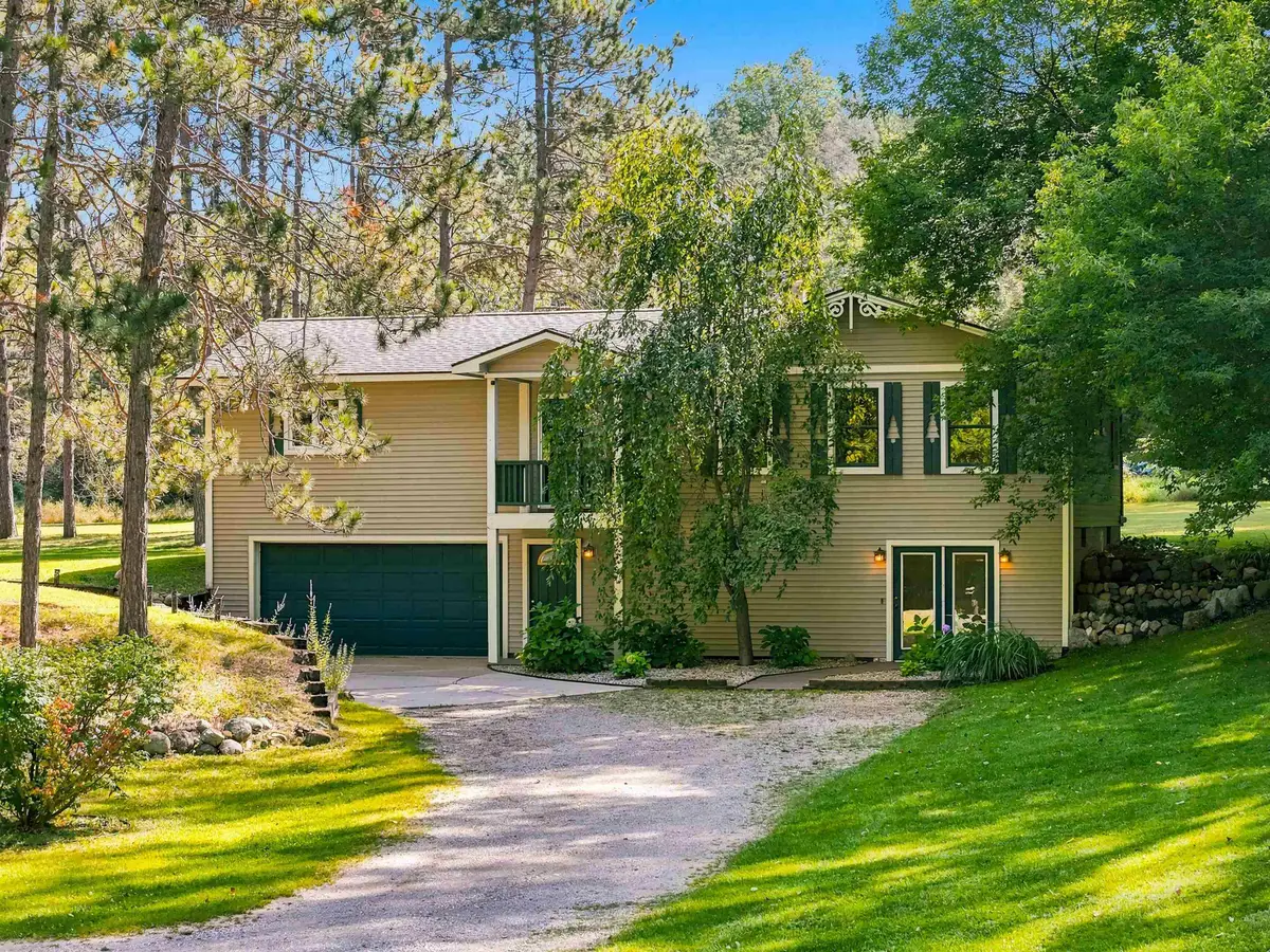 10204 Deal RD, Williamsburg, MI 49690 - #1