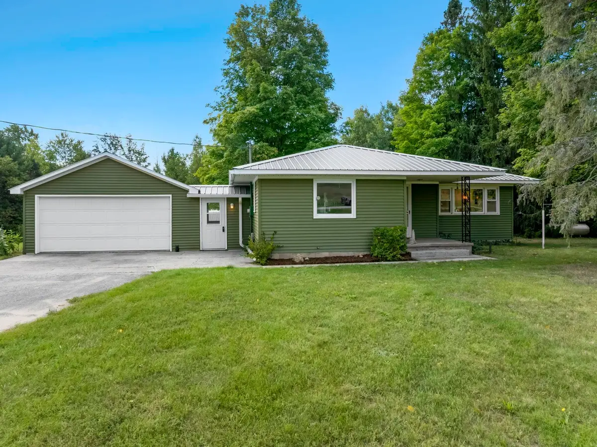 14331 Honor, Beulah, MI 49617 - #1