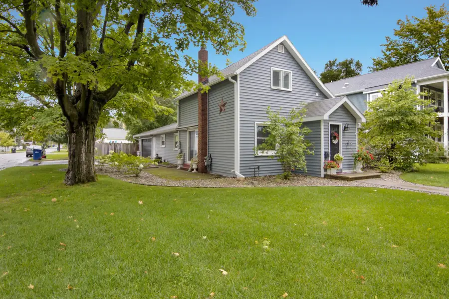 201 W Fifteenth, Traverse City, MI 49684 - #2