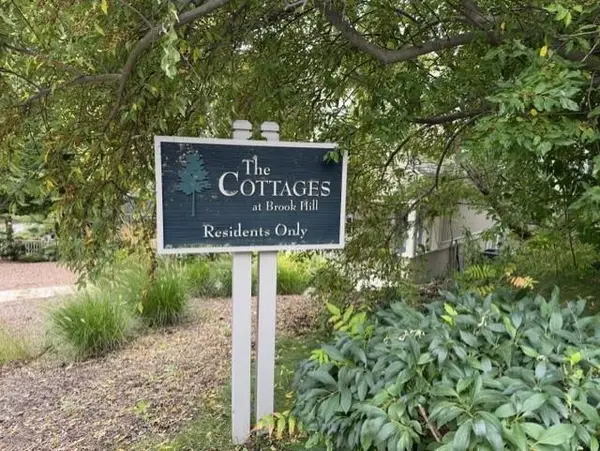 35 Brook Hill Cottages, GlenArbor, MI 49636