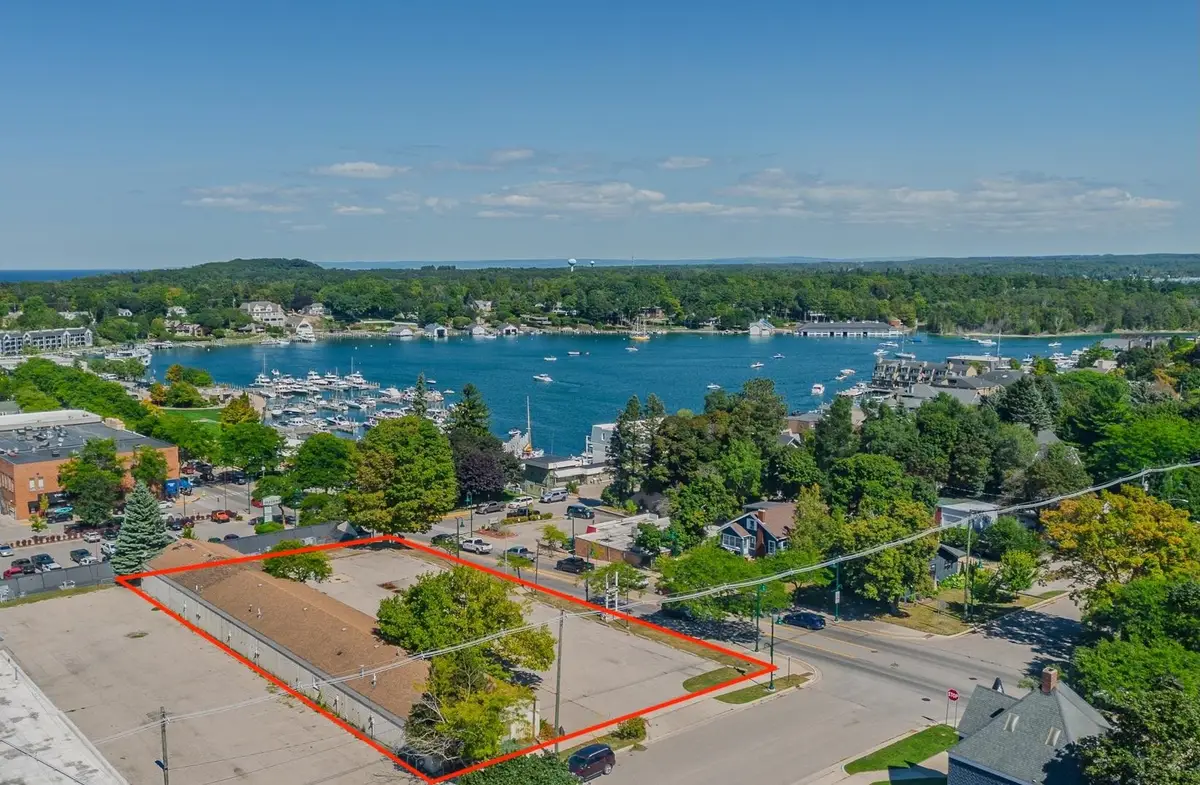 101 W Hurlbut, Charlevoix, MI 49720 - #1