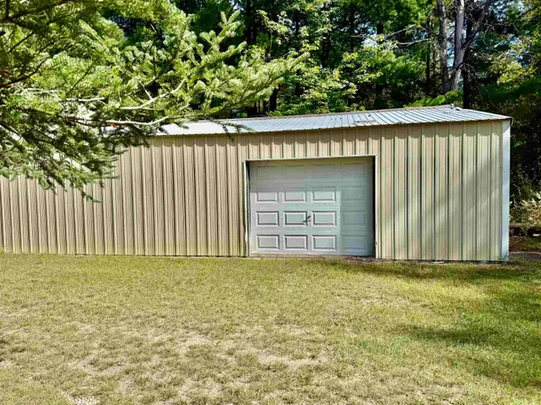 7224 E Stoney Corners RD, Falmouth, MI 49632