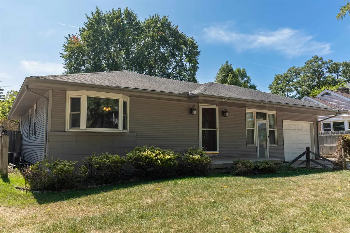 2016 Center AVE, Bay City, MI 48708 - #1