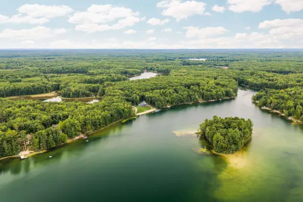 10 Island View, TraverseCity, MI 49696