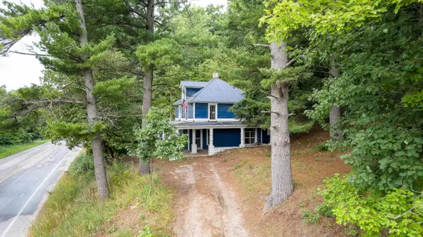 10390 Deadstream, Honor, MI 49640