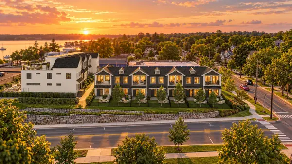 5 Uptown, Charlevoix, MI 49720