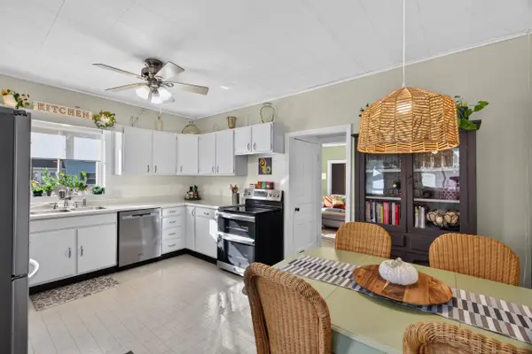 828 E Eighth, TraverseCity, MI 49686