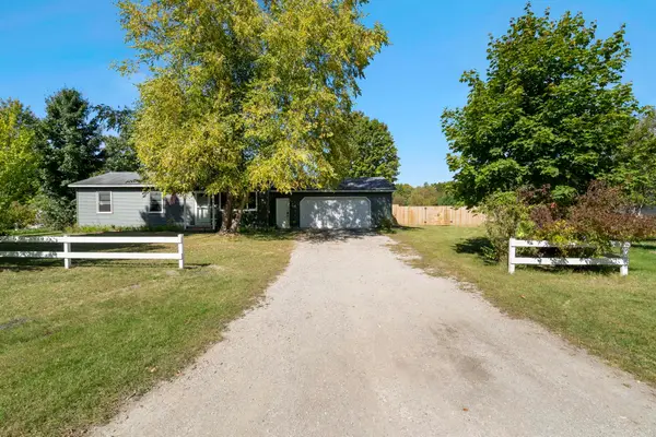 4650 N Manor Wood, TraverseCity, MI 49685