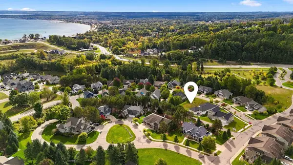 10762 Shrewbury ST, TraverseCity, MI 49684
