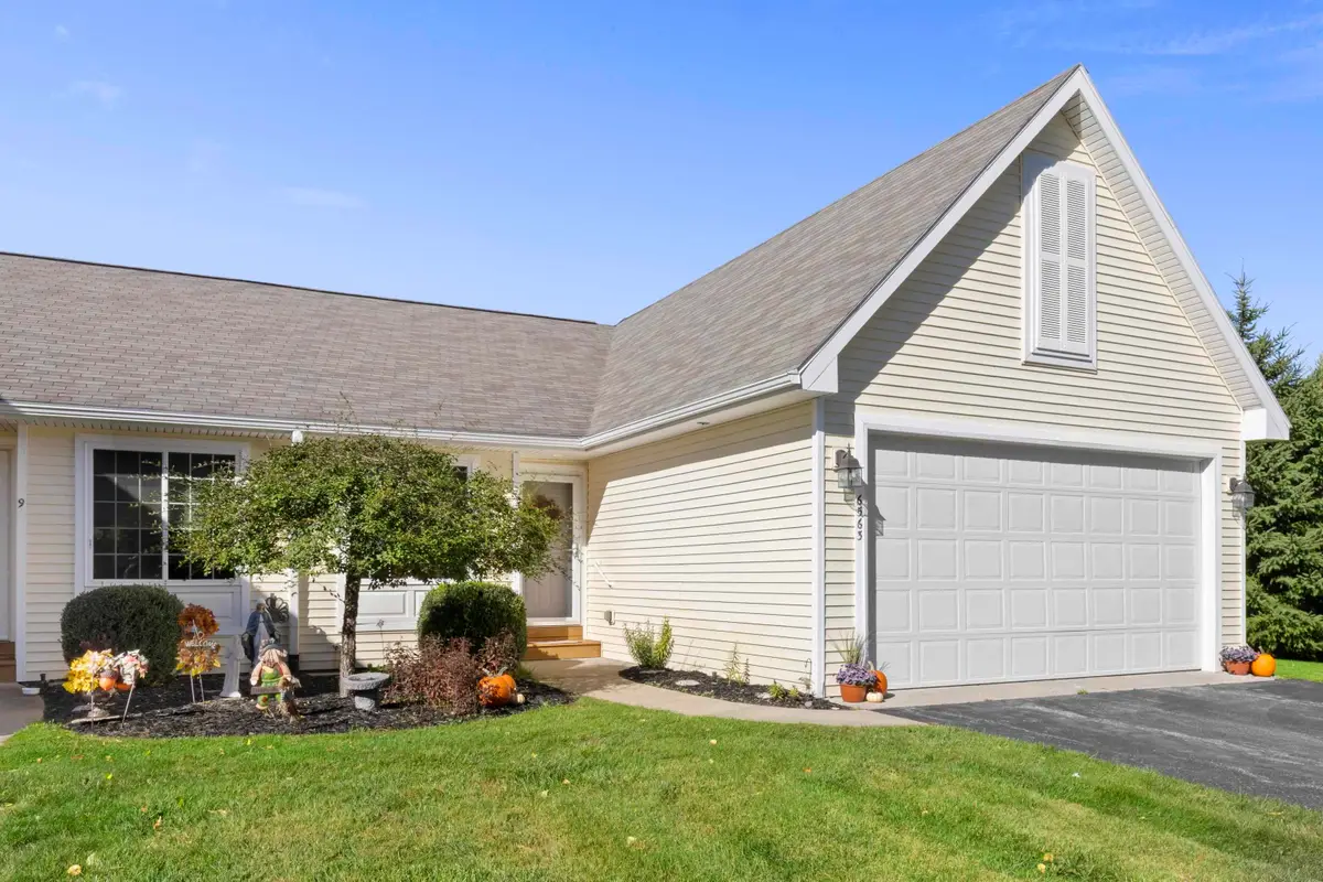 6563 MacDonald RD, Benzonia, MI 49616 - #1