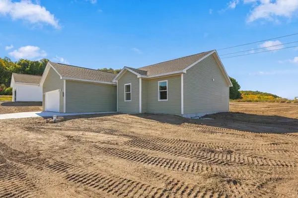 4415 Edwin BLVD, Grawn, MI 49637