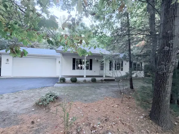 1851 Green Oak, Interlochen, MI 49643