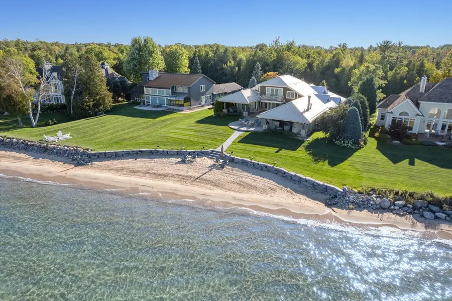 6140 Pine Lake Club DR, Charlevoix, MI 49720 - #2