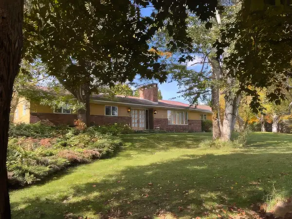 3120 County Road 633, Grawn, MI 49637