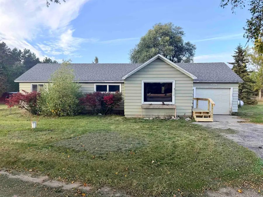 4774 W 16 RD, Mesick, MI 49668 - #2