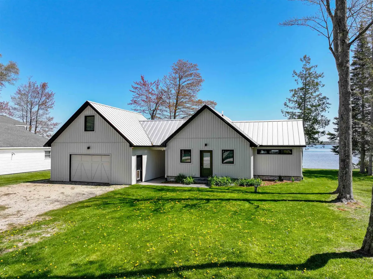 109 Davidsen AVE, Cadillac, MI 49601 - #1