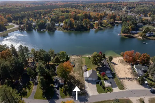Gitchegumee DR, Buckley, MI 49620