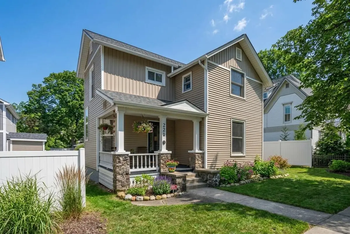 221 Boardman AVE, Traverse City, MI 49686 - #1
