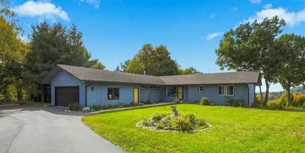 200 Sunset DR, Frankfort, MI 49635