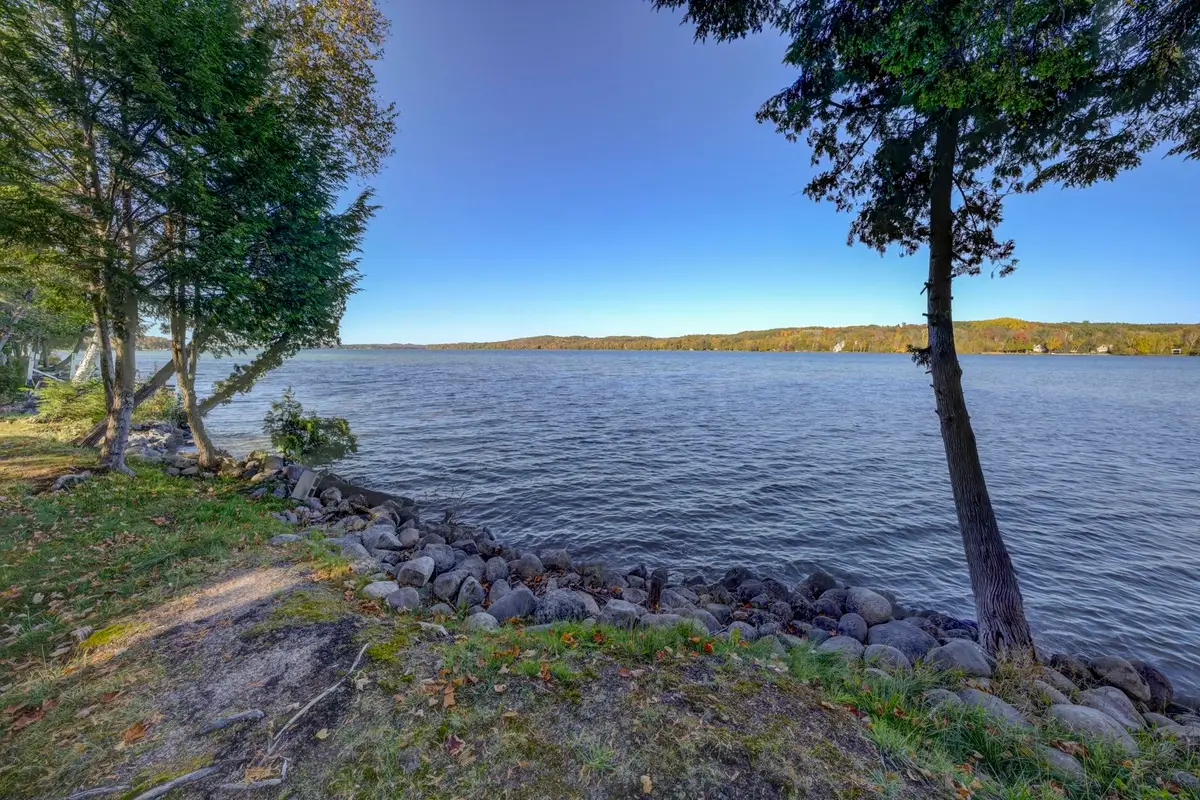 6261 E Baxter DR, Lake Leelanau, MI 49653 - #1