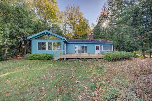 6261 E Baxter, LakeLeelanau, MI 49653