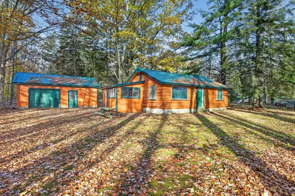 8682 S 27, Cadillac, MI 49601