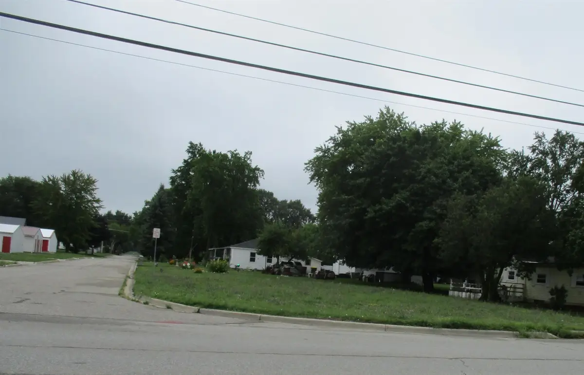 1532 E Superior, Alma, MI 48801 - #1