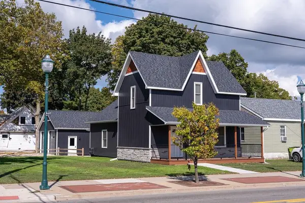 216 W Fifth, Clare, MI 48617