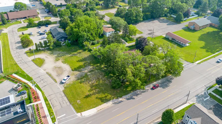 915 E Broomfield RD, Mount Pleasant, MI 48858 - #2