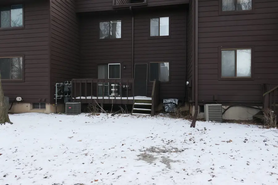 205 E Jolly RD, Lansing, MI 48910 - #3